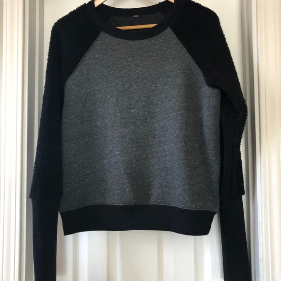 ALO Yoga Tops - - ALO Gray Black Fuzzy Sleeve Sweatshirt
